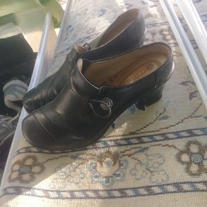 Classics black chunky heels